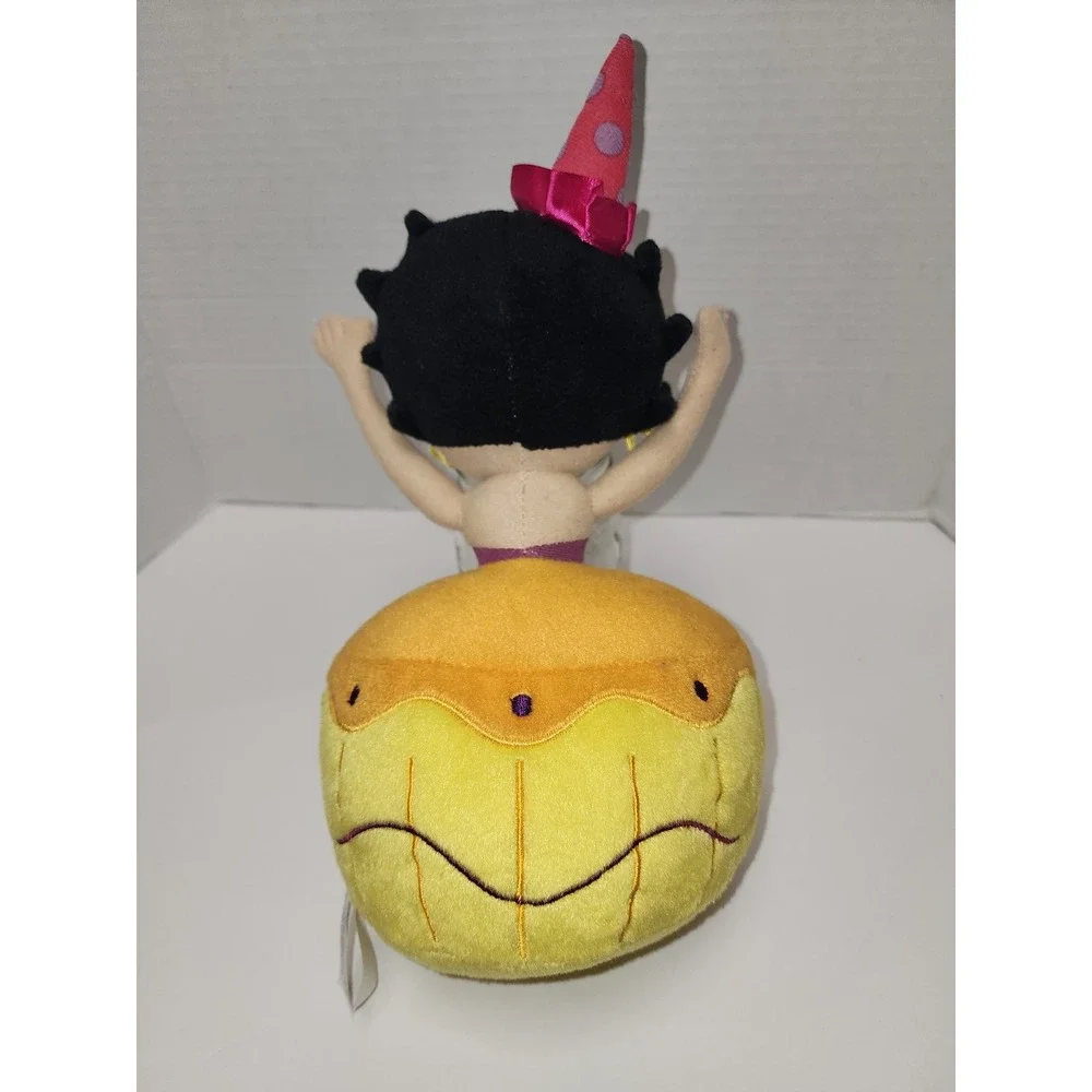 2013 Betty Boop May Birthday Bash‎ Plush Cake